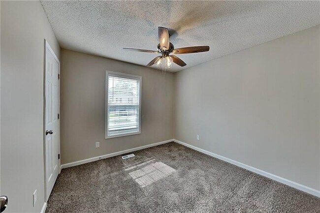 Building Photo - 108 Ivy Trace Ln