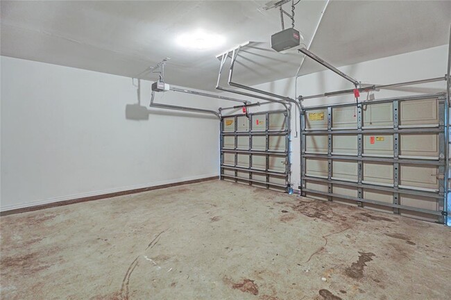 Building Photo - 2416 Spoonbill Dr