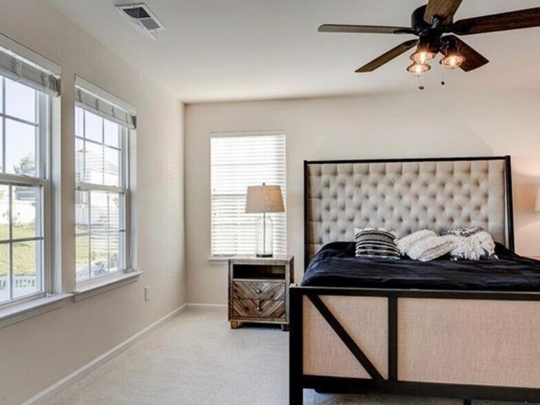 Building Photo - 4107 Hickory View Dr