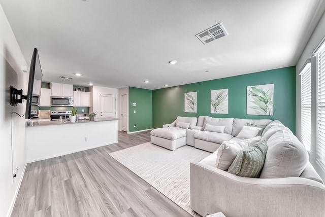 Building Photo - 1601 Dom River Dr