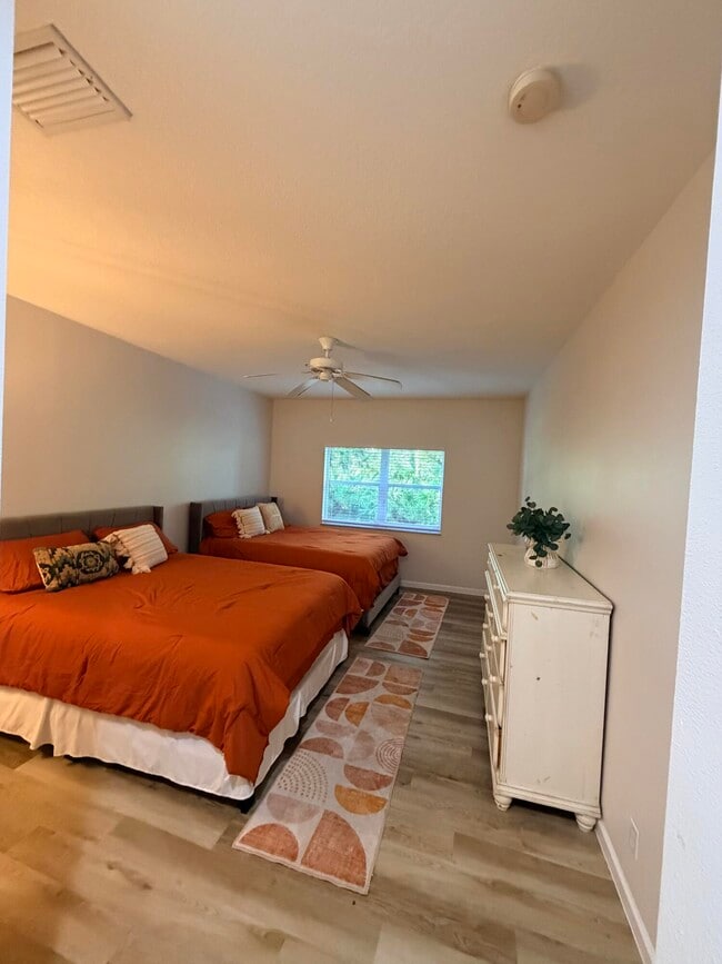 Building Photo - 8927 Sandshot Ct