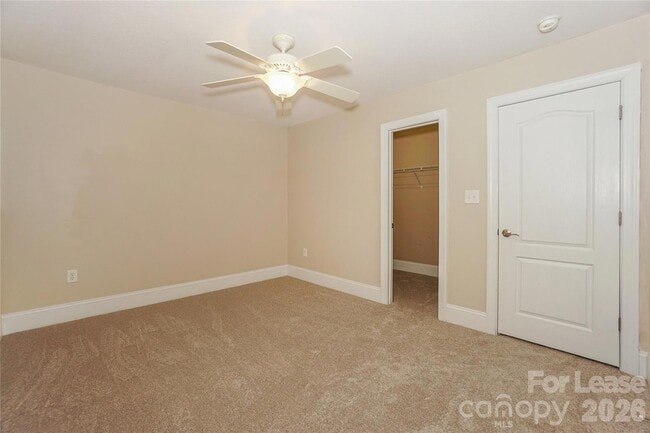 Building Photo - 181 Streamside Pl