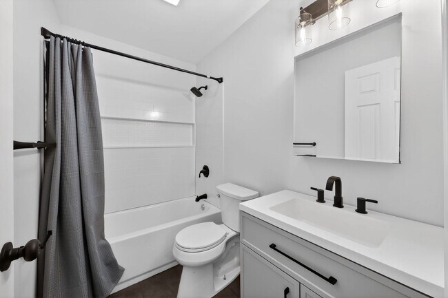 Building Photo - Newly Renovated 4BR/2BA in Newark - $2,400.00