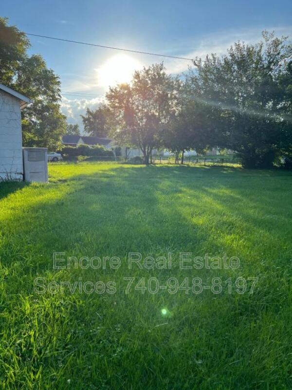 Building Photo - 526 Daniel Ave