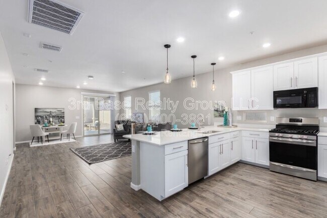 Building Photo - 21242 W Wilshire Dr