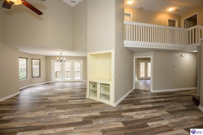 Building Photo - 356 Bittersweet Dr