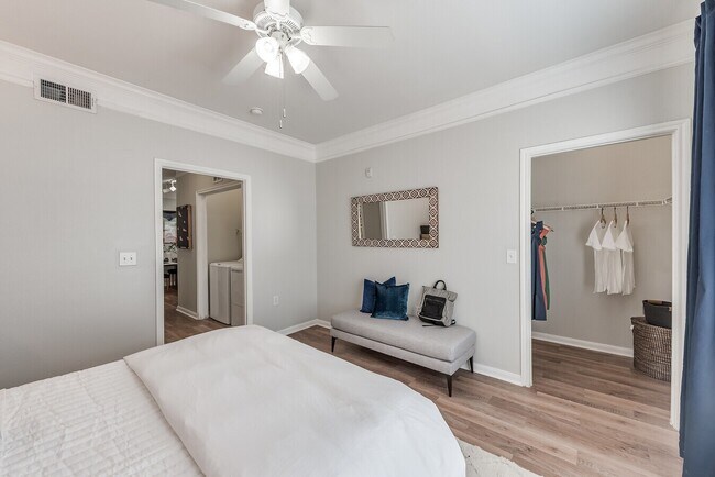 Building Photo - Comfort, Style & Value!