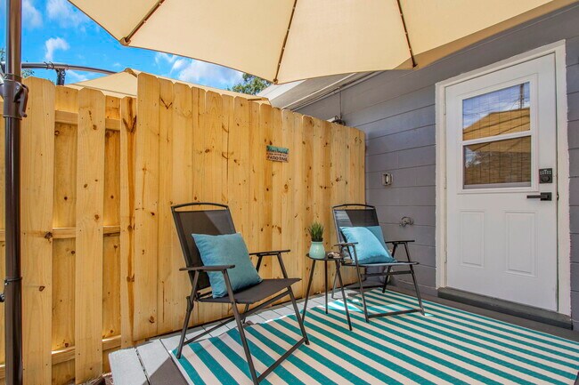 Building Photo - 2081 N Betty Ln