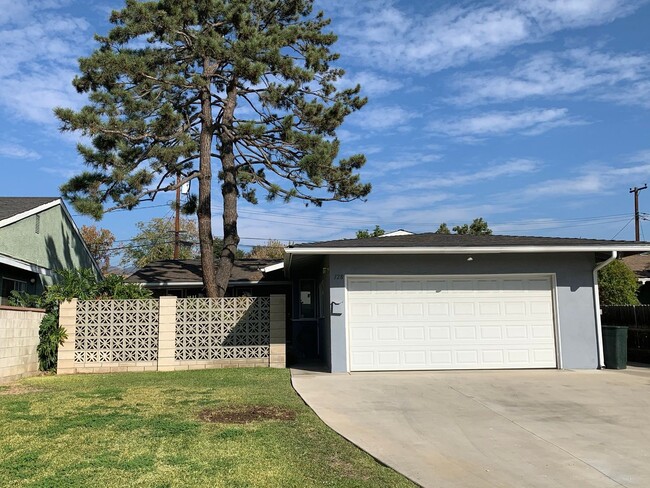 Primary Photo - Beautiful Glendora Home