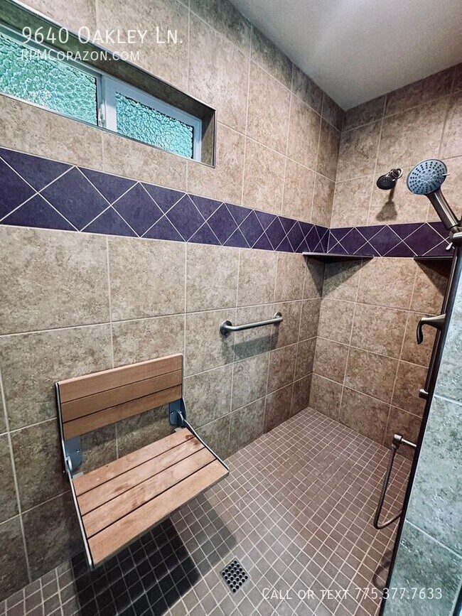 Building Photo - 9640 Oakley Ln