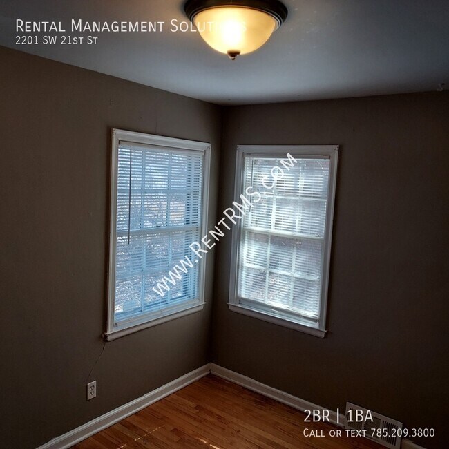 Building Photo - 2201 SW 21st St