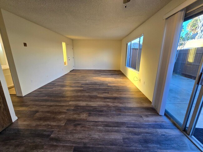 Building Photo - 7474-76 Armstrong Pl