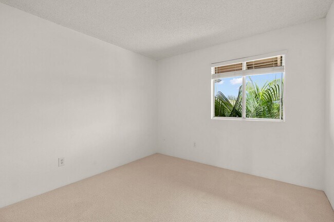 Building Photo - 94-870 Lumiauau St., #Q204