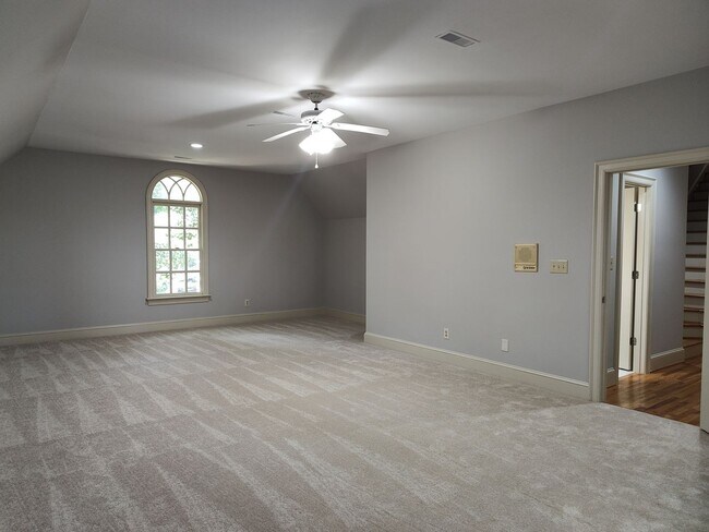 Building Photo - Stunning home located in the Popular Piper Glenn Community!
