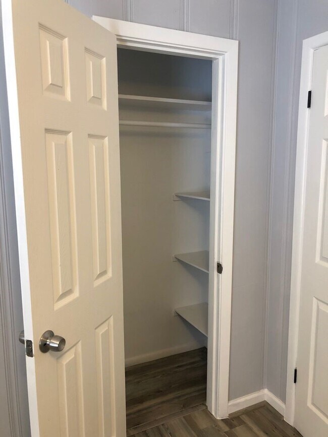 Building Photo - 503 Willow Ave