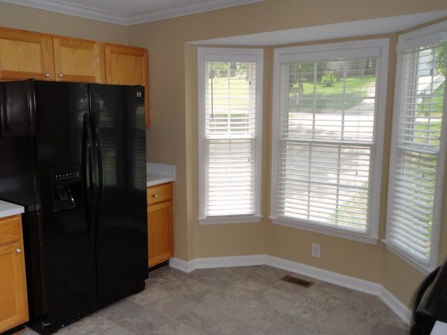 Building Photo - 246 Tillamook Dr