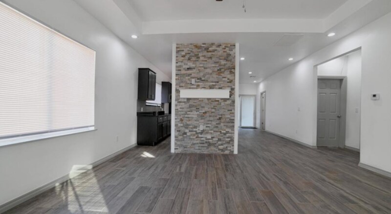 Building Photo - 2312 N Everest Ave