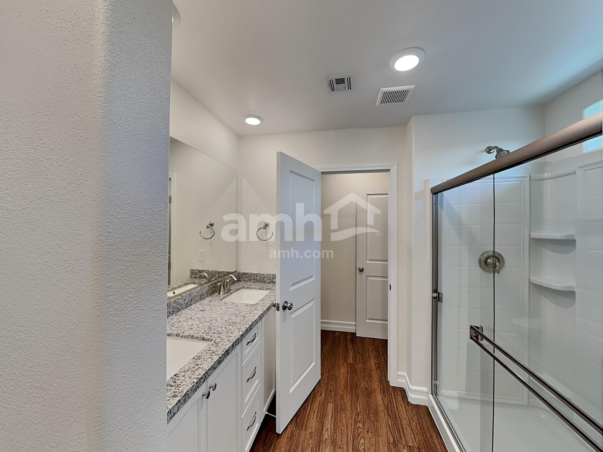 Building Photo - 6138 W Haleh Ave