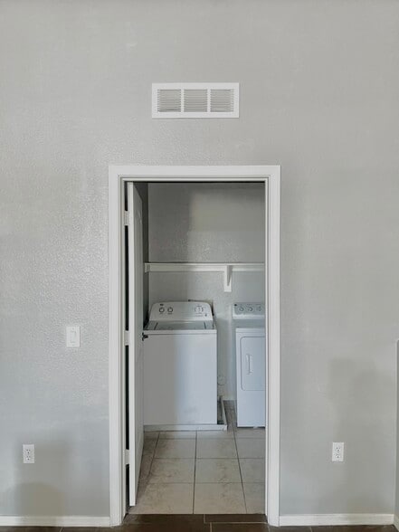 Building Photo - 356 N 169th Ave