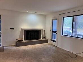 Building Photo - Fabulous 2 Bedroom 2 Bathroom Condo in Boulder!