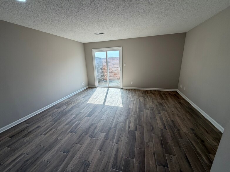 Building Photo - 3730 Old Flowery Branch Rd