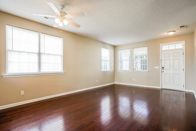 Building Photo - 6011 Paducah Dr