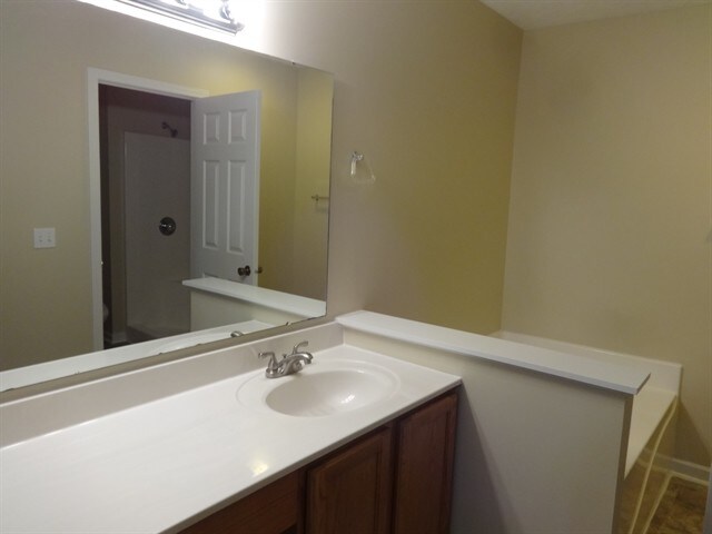 Building Photo - 987 Drayson Dr