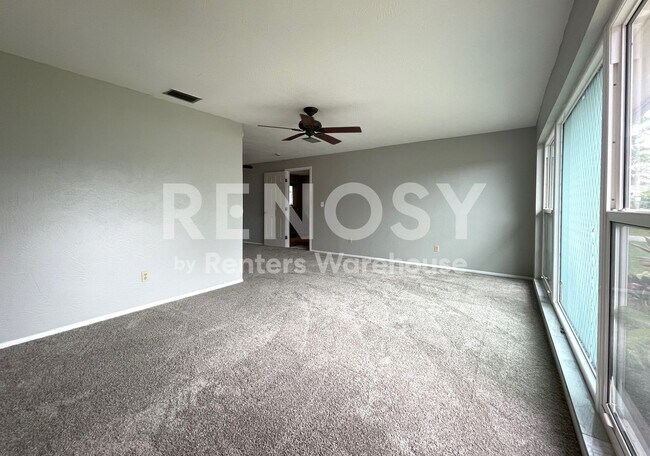 Building Photo - Largo - 4 Bed/2 Bath Single Family Home with Fenced Yard