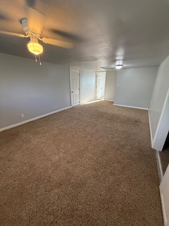 Building Photo - 3 Bedroom Farm Home for Rent Dundee OR