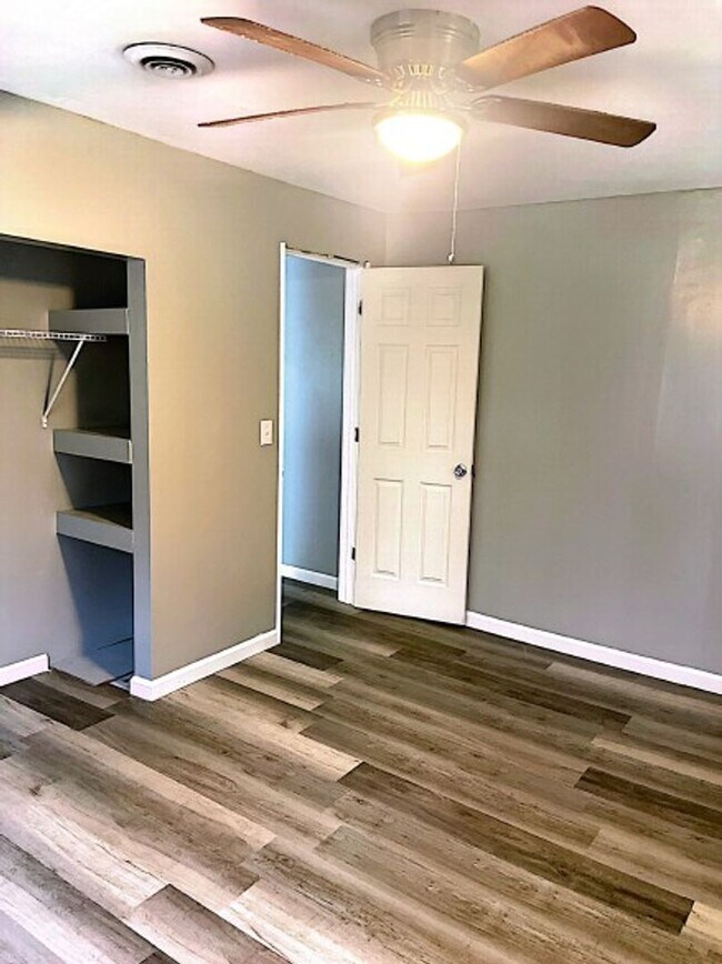 Building Photo - Available now! Great 2 bedroom with AC and detached garage!