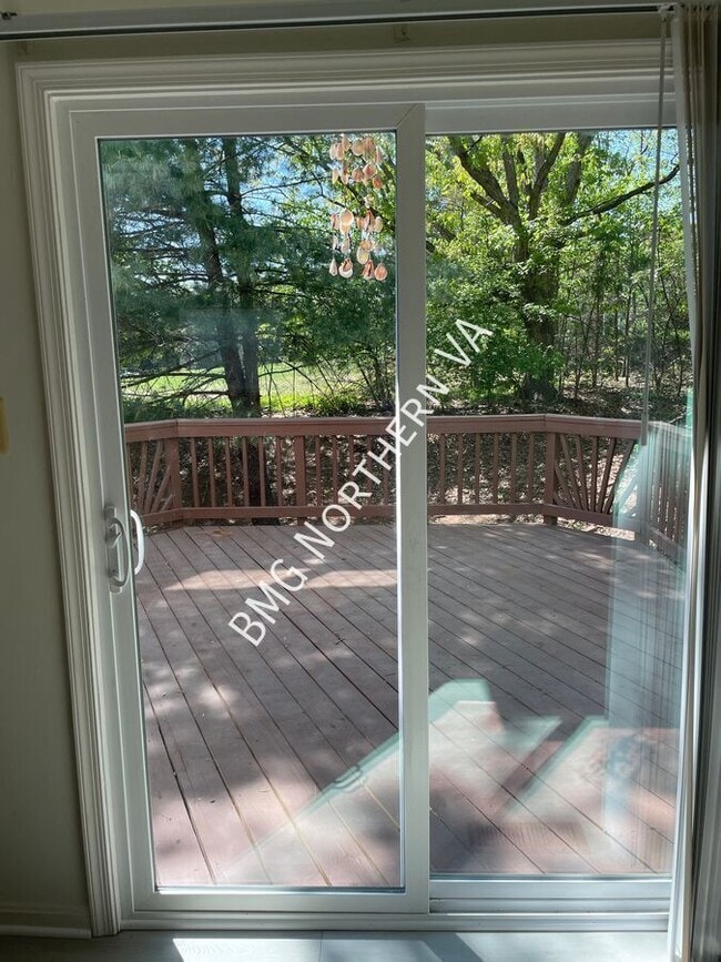 Building Photo - 865 Tall Oaks Square