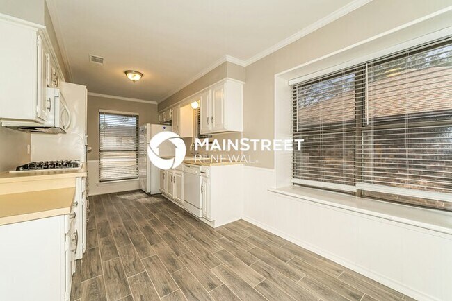Building Photo - 3 Bedroom Pet-Friendly Home in CARROLLTON, TX with Main Street Renewal