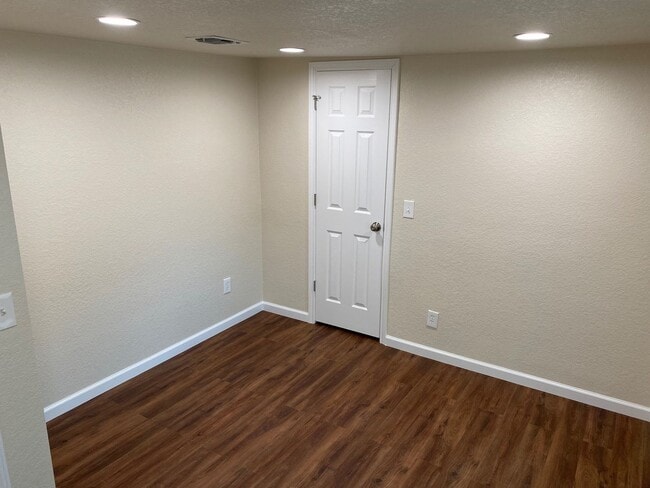 Building Photo - 309 Hobson St