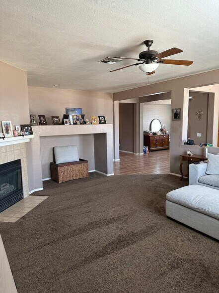 Building Photo - 217 Overleaf Way