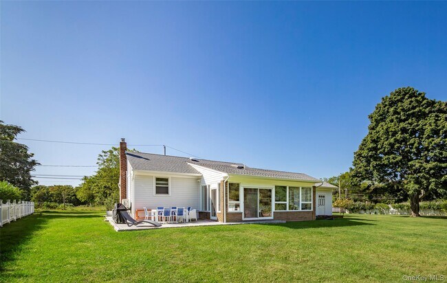 Building Photo - 275 Maier Pl