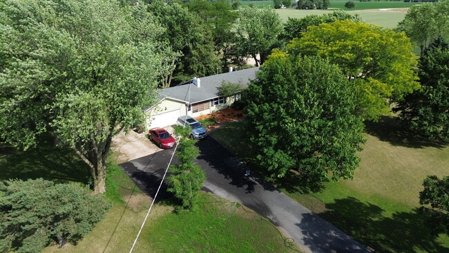 Building Photo - 9314 IL-23