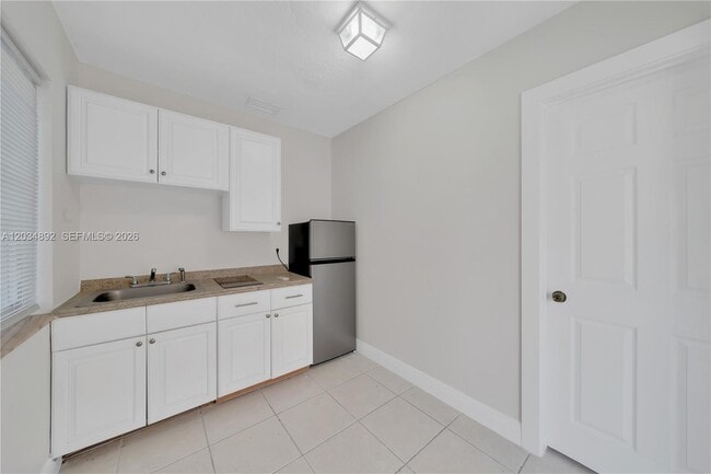 Building Photo - 7555 SW 28th Street Rd