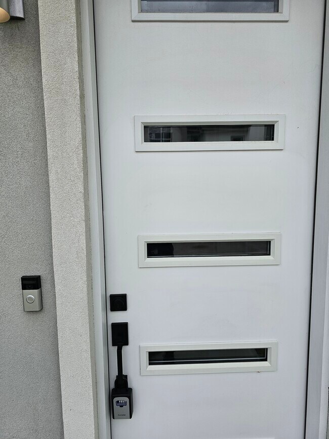 Building Photo - 5303 N Crown Pt