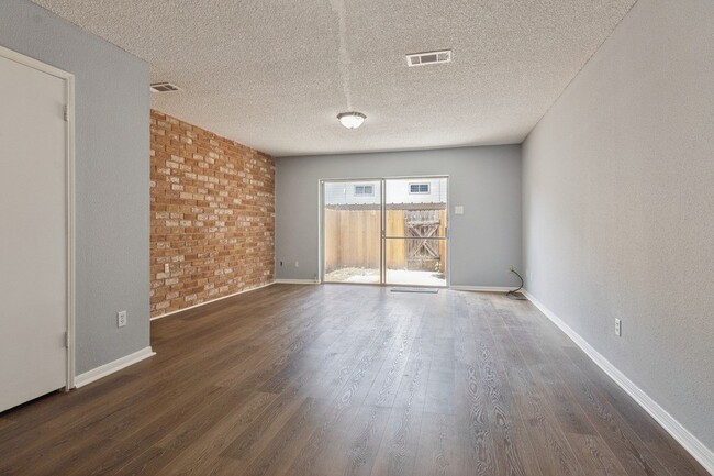 Building Photo - 14447 Misty Meadow Ln