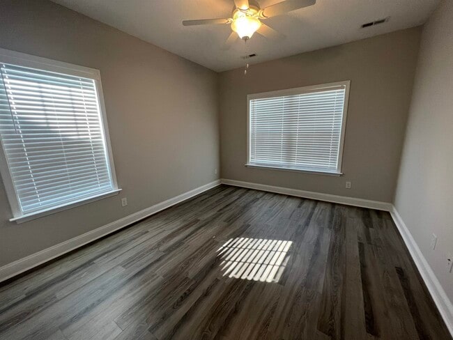 Building Photo - 711 Hobonny Lp