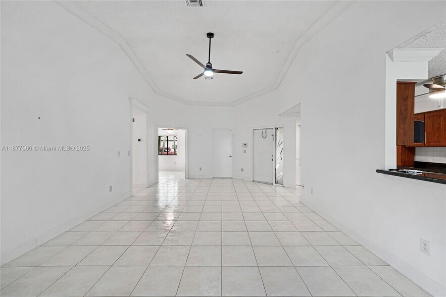 Building Photo - 344 NW 94th Ter