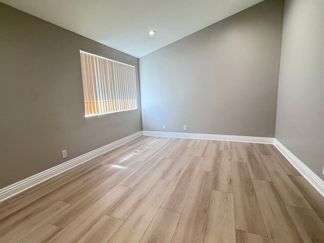Building Photo - Beautifully remodeled 4 bedroom house in prime Woodland Hills Neighborhood