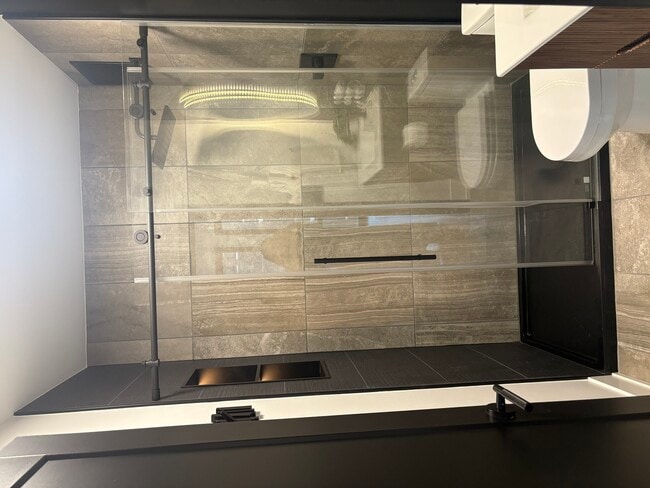 Building Photo - 1 E Scott St