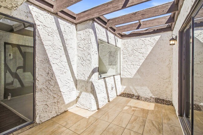 Building Photo - 3143 Sonata Dr