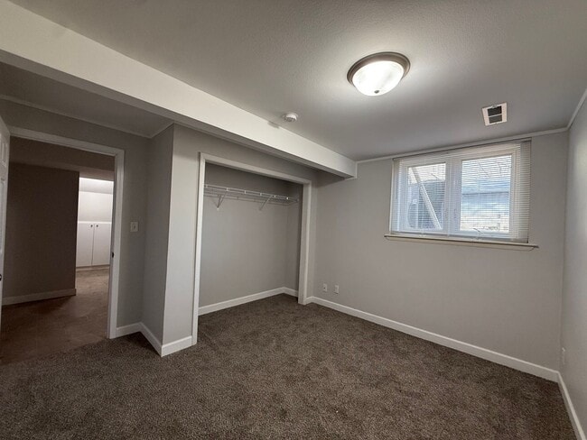 Building Photo - $3,200 | 5 Bedroom, 3 Bathroom House | No Pets | Available for Immediate Move In!