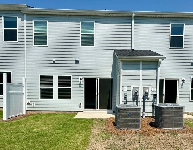 Building Photo - Brand New, 3BR/2.5BA Townhouse in Monroe