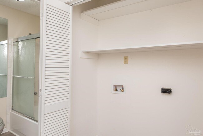 Building Photo - 7224 Lago Vista Ct
