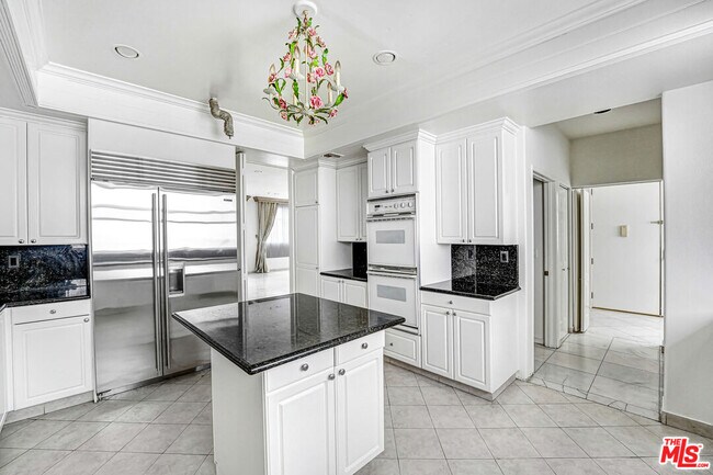 Building Photo - 1132 S Shenandoah St