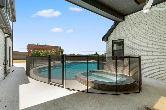 Building Photo - 209 Carriage Hill Ln