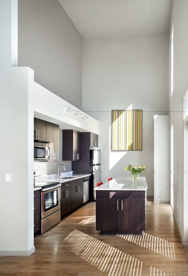 Interior Photo - Tejon Heights